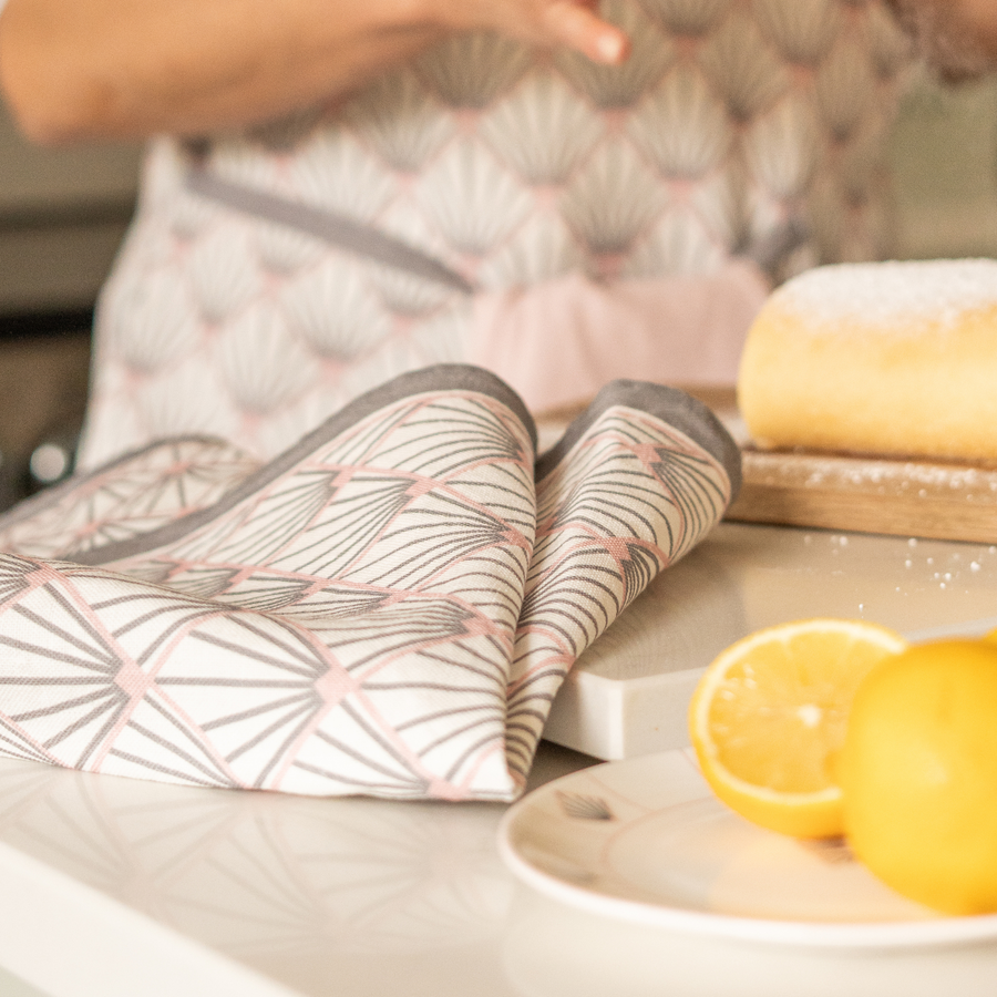 Zighy Linen Tea Towel & Petite Mug Gift Set