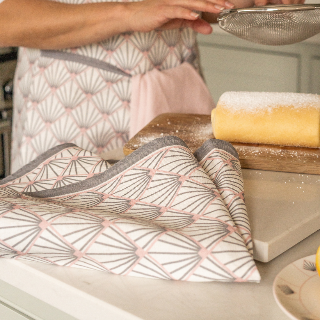 Zighy Linen Tea Towel Set in Grey & Blush Pink