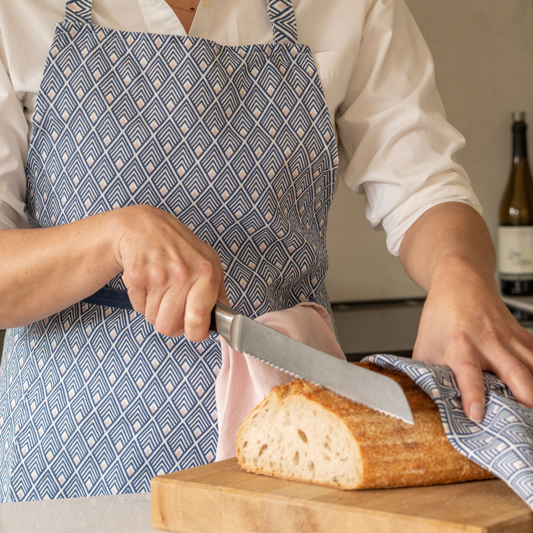 Gatsby Linen Apron in Blue & Blush Pink